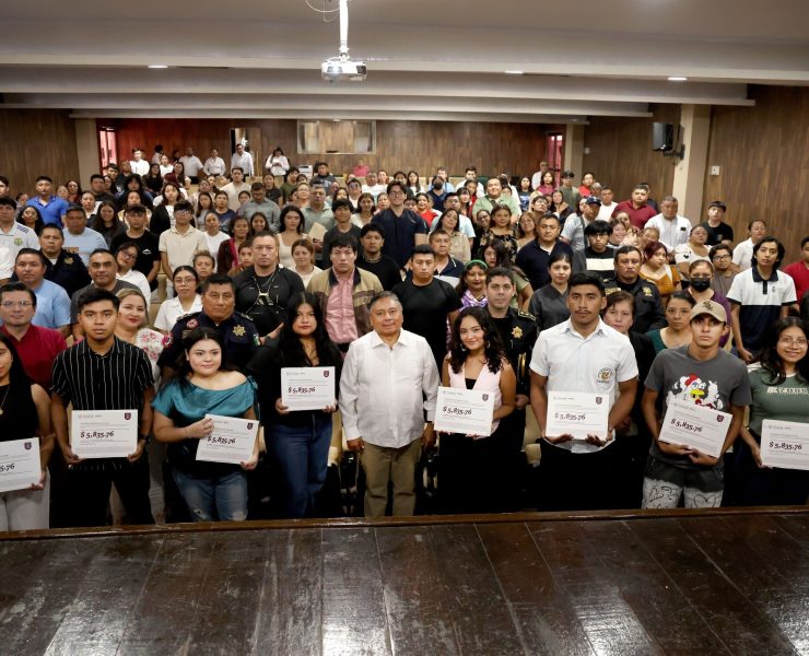 Becas Blindadas: Respaldan con becas a hijas e hijos de policías en Yucatán