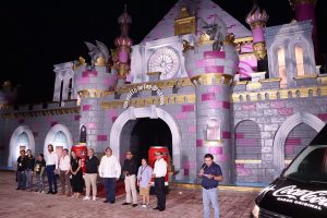 El Castillo de los Sueños Coca-Cola deslumbra en la Feria Yucatán Xmatkuil 2025 con “El jorobado de Notre Dame”, un espectáculo lleno de magia, luces y emoción para toda la familia.