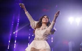 Con su inconfundible estilo y grandes éxitos, Gloria Trevi se soltará el cabello en Xmatkuil y hará vibrar a miles de fans en una noche épica.