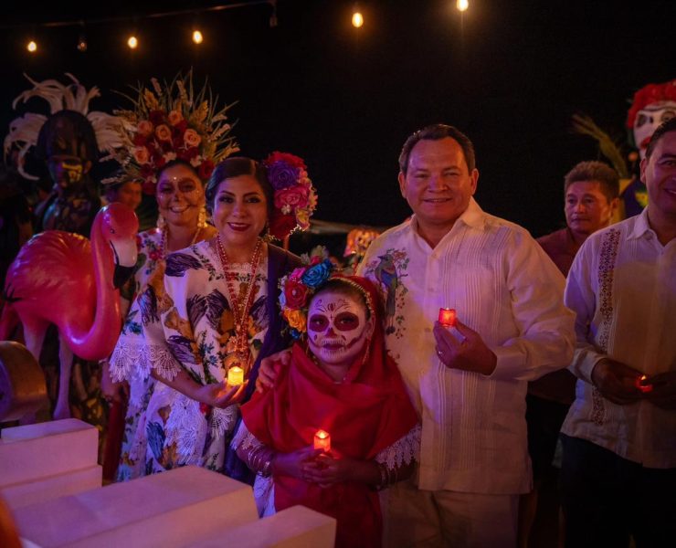 Gobernador Díaz Mena encabeza el Camino de Ánimas 2025 en Río Lagartos