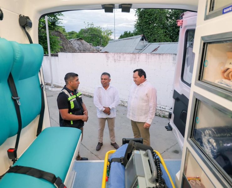 Gobierno refuerza la salud en el sur de Yucatán con modernas ambulancias