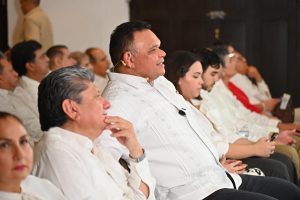 El Salón de Gobernadores de la Casa del Pueblo lució lleno durante el informe de Rolando Zapata Bello, en un acto donde reiteró que es momento de la defensa de la República.