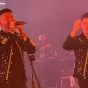 La magia de una noche inolvidable Éxito total de Junior Klan en el Teatro del Pueblo