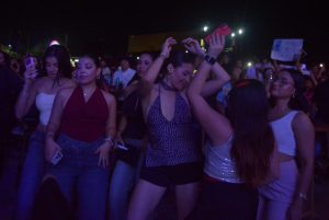 El público vibró con cada beat mientras El Malilla convirtió el escenario en una avenida llena de neones, demostrando por qué se adueñó de la noche en Xmatkuil 2025.