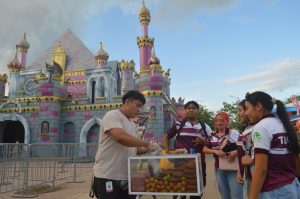 Las familias disfrutaron un recorrido lleno de sabores, música y tradición durante la jornada en Xmatkuil 2025.