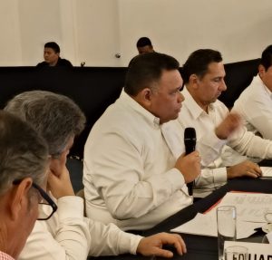 El senador Rolando Zapata Bello expone la necesidad de crear un Observatorio de seguimiento a leyes fiscales frente al sector empresarial.