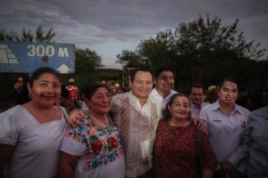 Autoridades estatales y municipales supervisan las obras que mejorarán el tránsito hacia la Zona Arqueológica de Oxkintok.