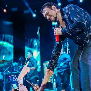 Paleto encenderá el escenario del Teatro del Pueblo en la Feria Yucatán Xmatkuil 2025, haciendo bailar al público con su energía y ritmo inconfundible.