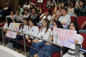 El Congreso de Yucatán analiza la propuesta de permisos laborales para mujeres con endometriosis, impulsada por el diputado Gaspar Quintal Parra.