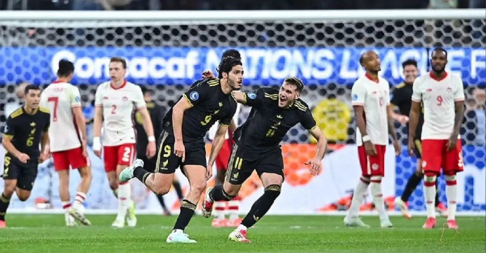Raúl Jiménez recibió premio especial que lo consagra como leyenda del Tricolor