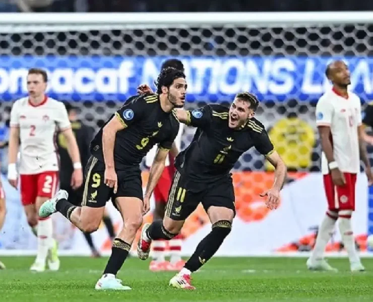 Raúl Jiménez recibió premio especial que lo consagra como leyenda del Tricolor