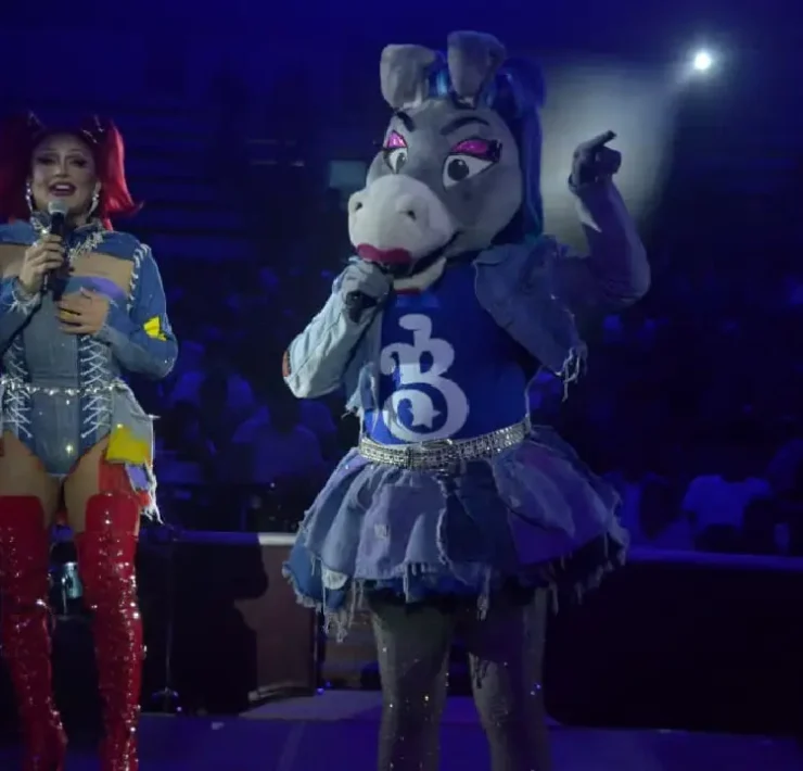 Una noche desbordante de energía en el Palenque con Turbulence Burrita y Burrona