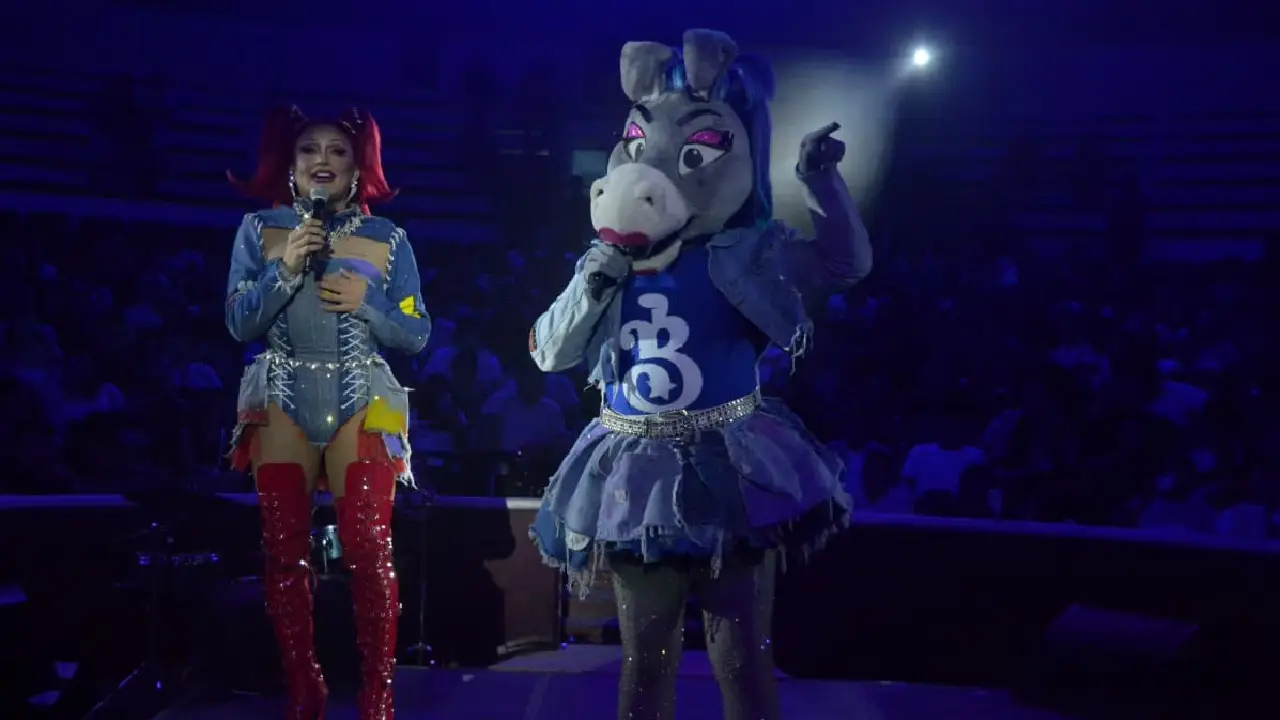 Una noche desbordante de energía en el Palenque con Turbulence Burrita y Burrona