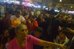 El público vibró con cada éxito de Los Súper Caracoles durante su show en Xmatkuil 2025, creando un ambiente inolvidable.