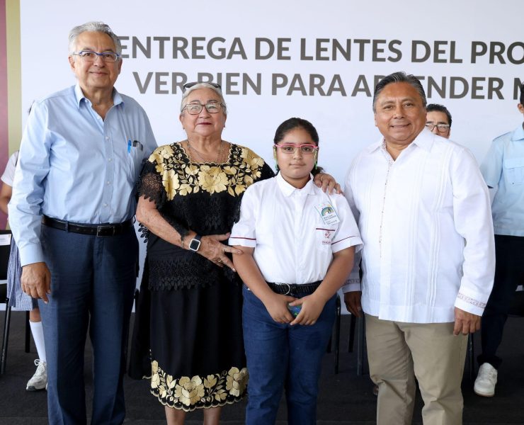 Más de 3,600 estudiantes reciben lentes gratuitos en Yucatán