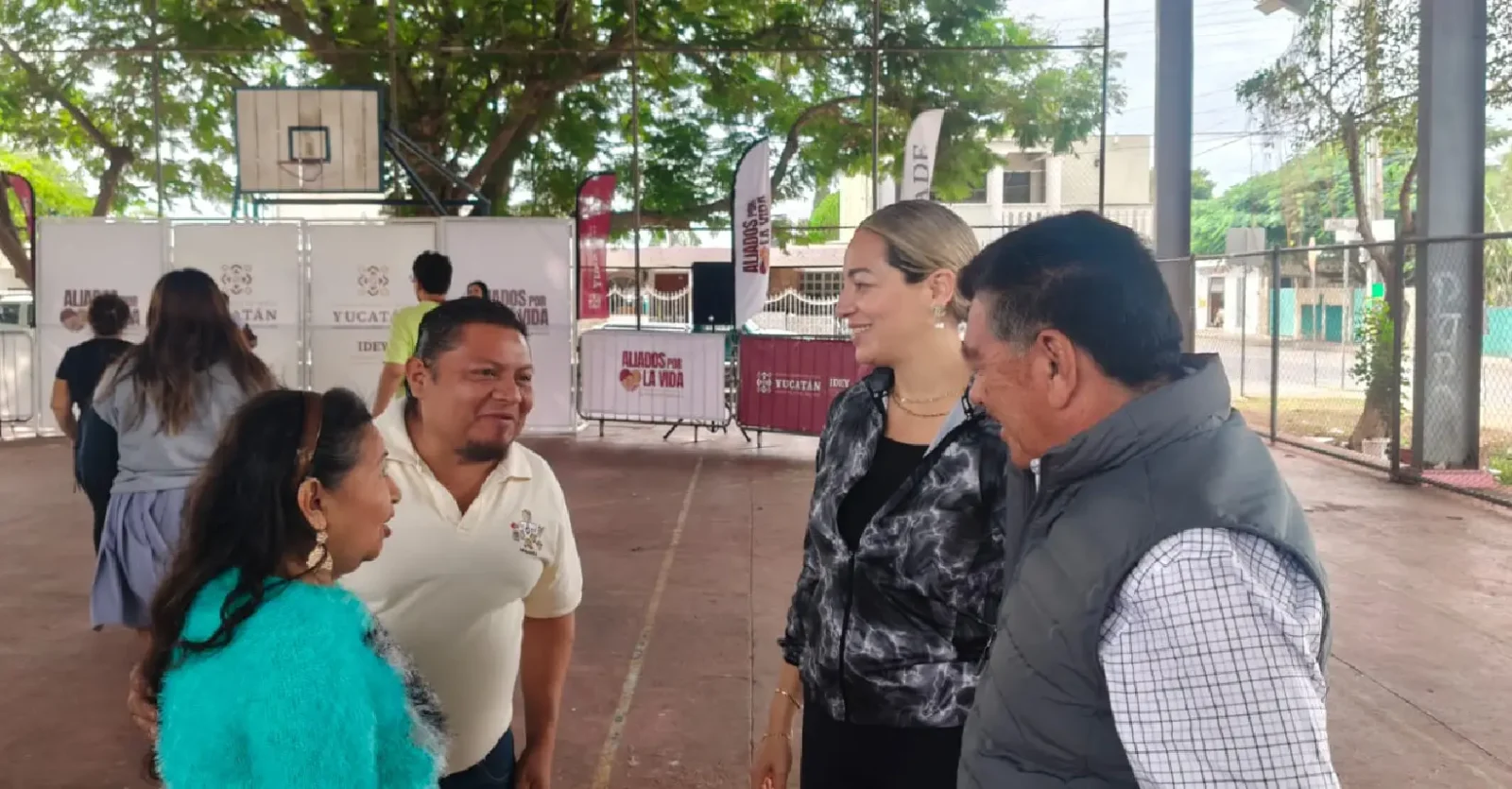 ¡La Feria de la Salud llegó a la Serapio Rendón con grandes beneficios!