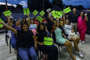 Mujeres jóvenes y madres de Mérida participan activamente en la Capacitación a mujeres jóvenes y madres, fortaleciendo sus habilidades profesionales como una vía de autoempleo y empoderamiento económico.