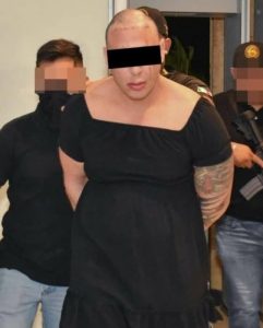 Agentes aseguran a “El Argentino” por los delitos de extorsión sexual.