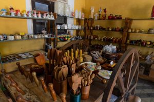 Feria Navideña en Dzityá reúne a artesanos locales y familias yucatecas en el parque principal, donde la tradición, la cultura y el espíritu navideño se viven en cada stand.