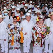 Orgullo y Tradición: Joaquín Díaz Mena lidera la gran coronación de la Reina de la Feria de Reyes Tizimín 2026