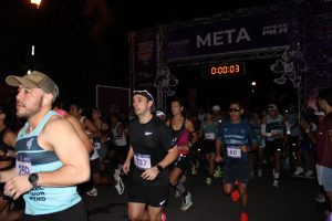 Más de mil participantes se dieron cita desde temprana hora para formar parte del Medio Maratón del Pavo “Ponte Pila”, demostrando que el deporte une a familias y atletas de todas las edades en Yucatán.