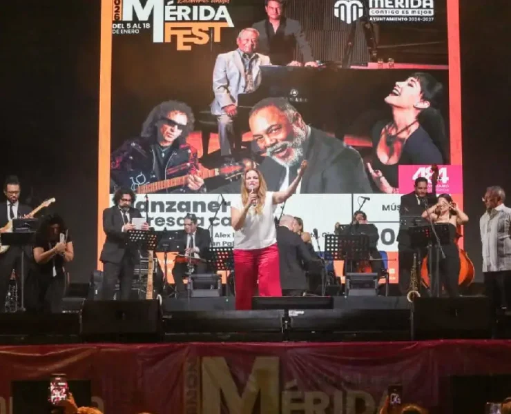 Abarrotaron la Plaza Grande de Mérida en emotivo homenaje