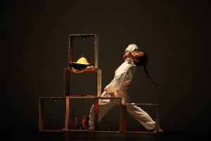 Kanan Kaab combina danza, música y teatro para visibilizar la apicultura en Yucatán, consolidándose como un teatro con mensaje ambiental que conecta arte, educación y conciencia ecológica.