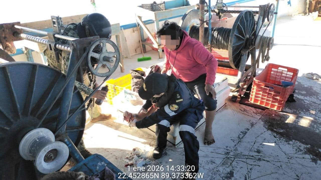 Atención médica a pescador tras ataque mantarraya