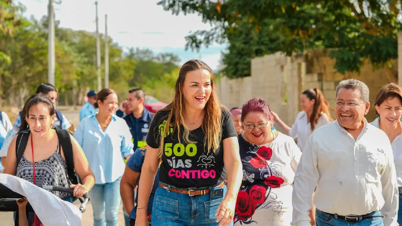 Cecilia Patrón supervisó diversos trabajos en Santa Cruz Palomeque y escucha vecinos