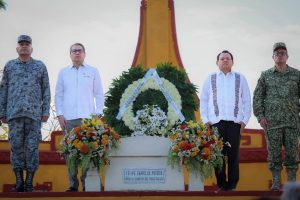 Autoridades civiles, militares y académicas acompañaron el acto solemne en honor al Legado de Felipe Carrillo Puerto, recordando su pensamiento social y su impacto histórico en la transformación de Yucatán.