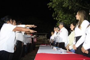 Mujeres de la comunidad participaron en la reunión de trabajo con el Onmpri, donde se reforzó el compromiso de atención a la salud y la economía familiar en Chikindzonot.