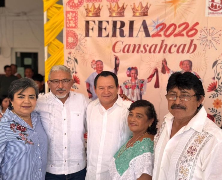 Gobernador Joaquín Díaz Mena asiste a la Feria Gastronómica de Cansahcab