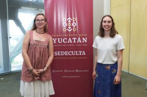 Portadoras y portadores de los saberes mayas comparten conocimientos tradicionales con estudiantes internacionales, fortaleciendo el reconocimiento del patrimonio cultural vivo de Yucatán.