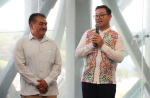 Durante las actividades académicas, las y los estudiantes conocen de primera mano la lengua, la medicina tradicional y otras prácticas que reflejan la vigencia de la cultura maya en las comunidades de Yucatán.
