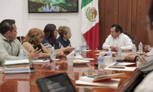 El Gobernador Joaquín Díaz Mena sostuvo una reunión con familiares de Mirna del Socorro Barrera, reiterando el respaldo institucional y el compromiso del Gobierno del Estado de Yucatán con la búsqueda permanente y la coordinación entre dependencias.