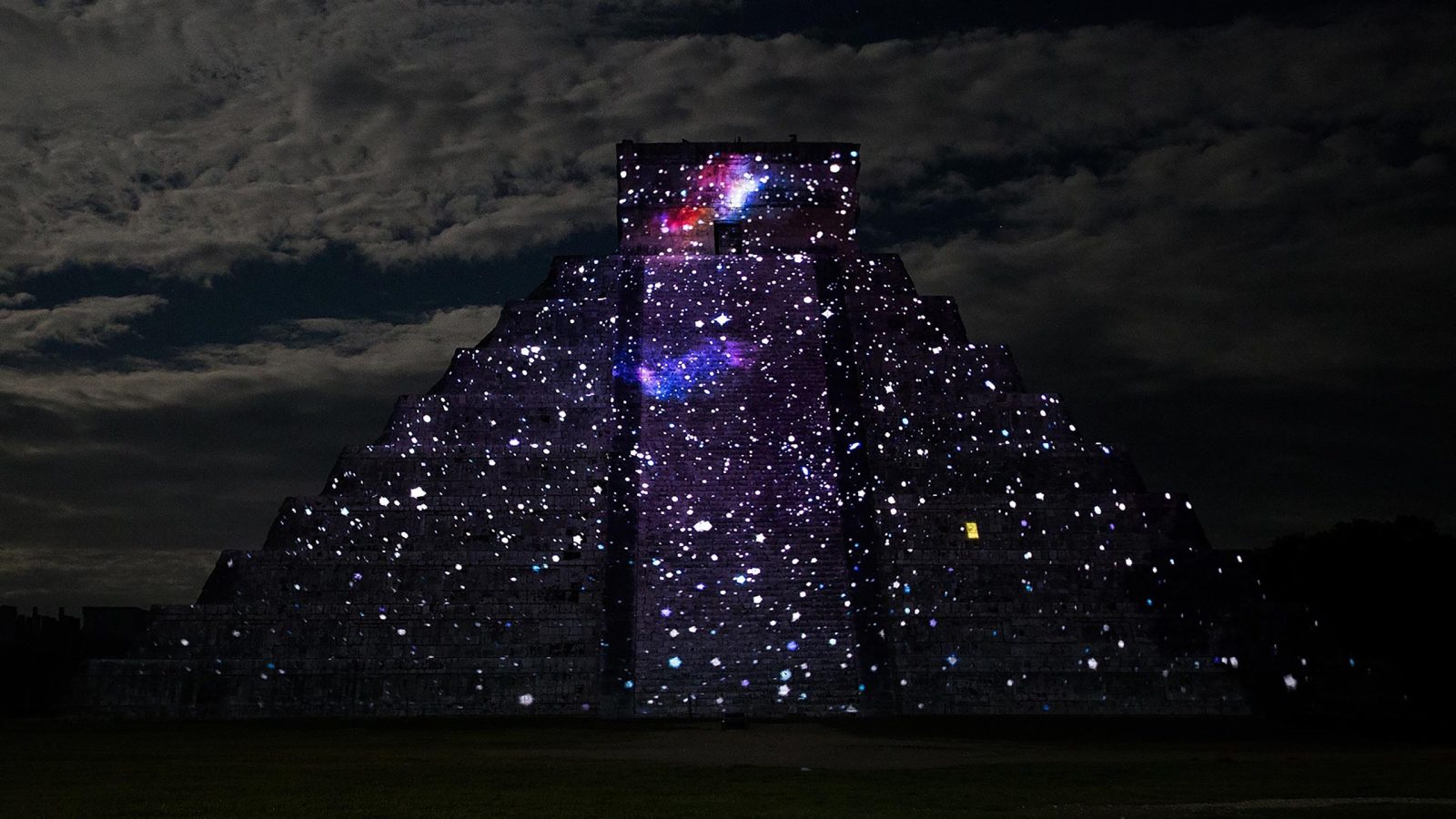 Noches de Kukulkán ilumina la grandeza ancestral de Chichén Itzá