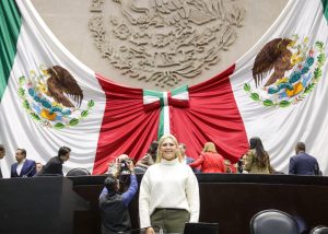 Verónica Camino Farjat asume la presidencia de la Primera Comisión de la Permanente, un cargo clave para el análisis y dictaminación de asuntos políticos e internacionales durante el receso legislativo.