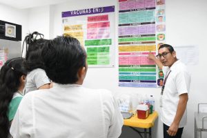 Autoridades de salud exhortan a revisar las cartillas de vacunación como medida clave para proteger a la ciudadanía del sarampión.