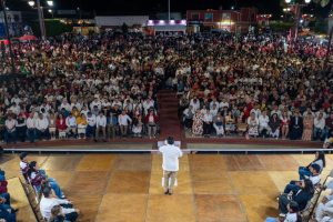 Al rendir su Primer Informe en Ticul, el Gobernador Joaquín Díaz Mena aseguró que su administración seguirá invirtiendo, acompañando y llevando justicia social a cada municipio de la zona
