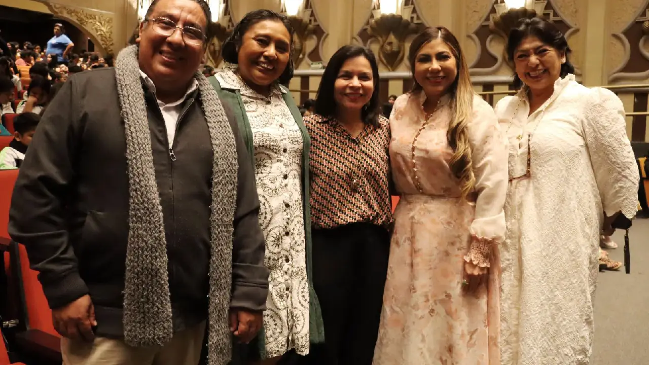 Teatro con mensaje ambiental que emocionó niñas y niños