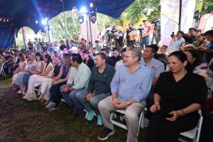Autoridades y organizadores del Carnaval de Mérida durante la presentación de la Cartelera artística de Circo Carnaval Mérida 2026, destacando la diversidad musical, la tradición y las nuevas experiencias que vivirá la ciudad en febrero.