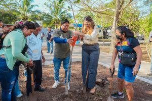 Cecilia Patrón supervisa trabajos en colonias del sur de la ciudad; Cecilia Patrón se mantiene entre las mejores gracias a un gobierno cercano y con resultados medibles para Mérida.