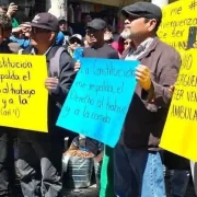 Comerciantes inconformes por reubicaciones estallan