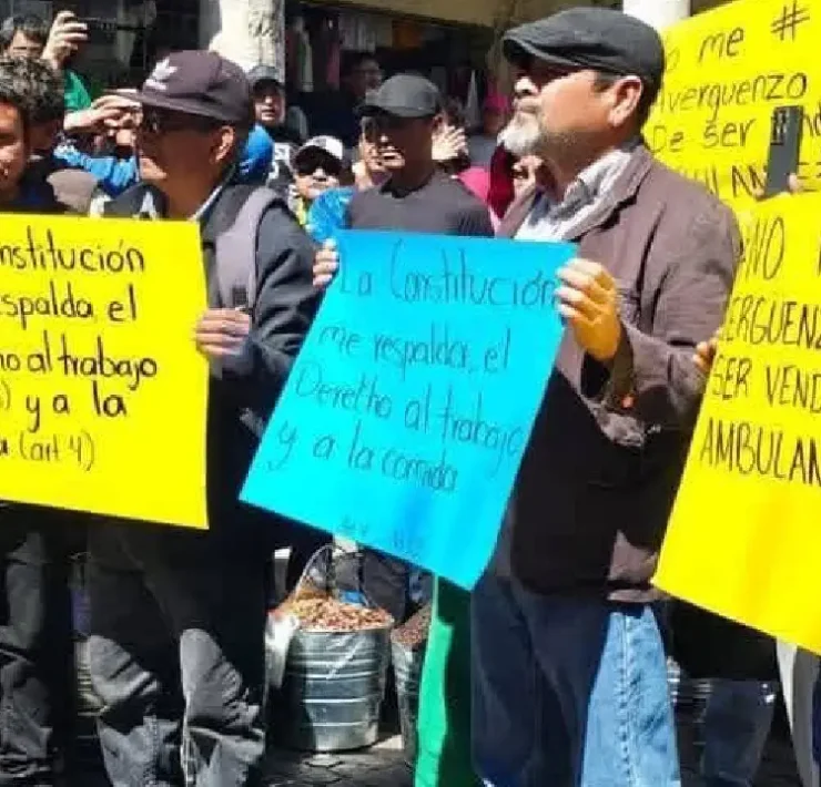 Comerciantes inconformes por reubicaciones estallan