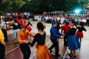 Autoridades culturales y vecinos de Cordemex encabezaron la celebración por los 41 años del Centro Cultural “Ricardo López Méndez”, en una emotiva jornada llena de arte e identidad yucateca.