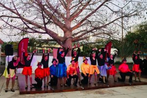 Máscaras, alebrijes y piñatas elaboradas por alumnos destacaron durante la muestra artística por los 41 años del Centro Cultural “Ricardo López Méndez”, reflejando talento, inclusión y creatividad comunitaria.