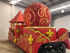 Carros alegóricos con temática de circo llenarán de fantasía y color la Plaza Carnaval en Xmatkuil, reforzando que el Circo Carnaval 2026 será incluyente para todas las familias.