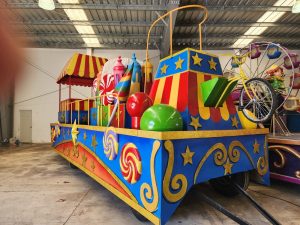 Carros alegóricos inspirados en el mundo circense deslumbrarán en Plaza Carnaval, marcando el inicio de que el Circo Carnaval 2026 será incluyente y familiar.