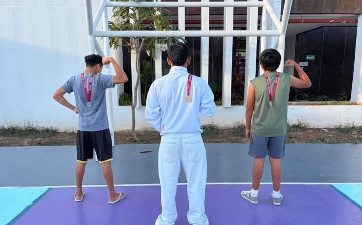 Jóvenes de Casa Otoch brillan en selectivo estatal de pesas