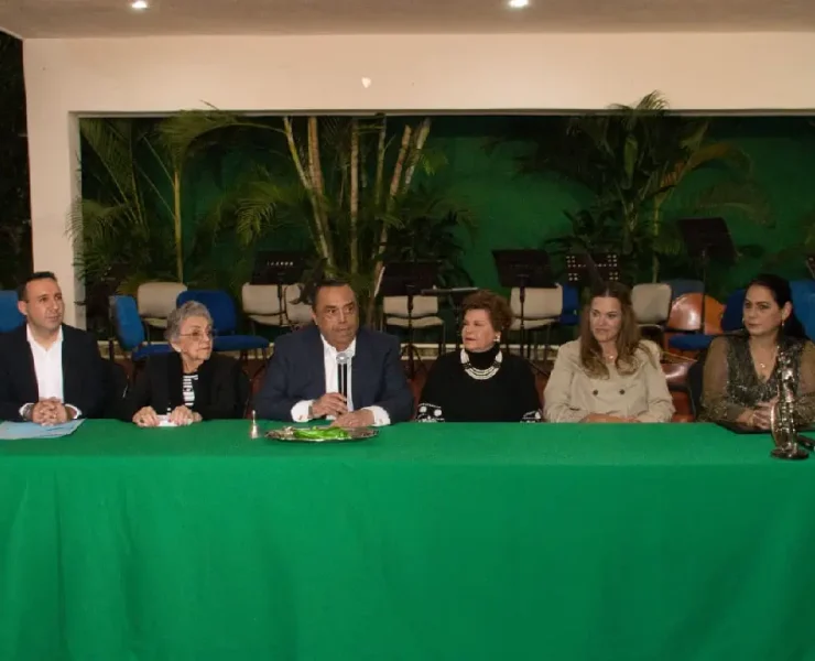 Medalla “Gonzalo Cámara Zavala” honra vocación social